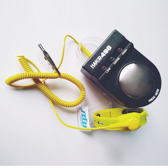 Wrist strap tester