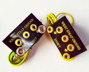 L-shaped grounding socket socket