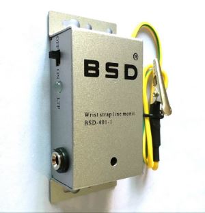 Single loop wrist strap monitor (manual switch)